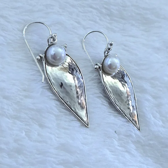 Noa Zuman Inverted Teardrop💧 With Freshwater Pearl Earrings - Picture 16 of 16